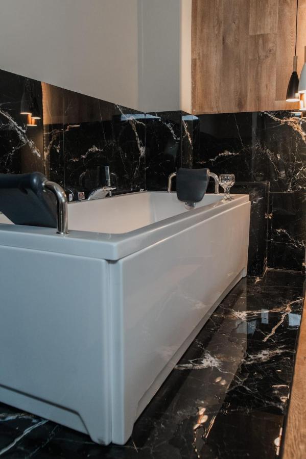 דירות אתונה Noho Boutique , Premium Living Dikeou 8 מראה חיצוני תמונה