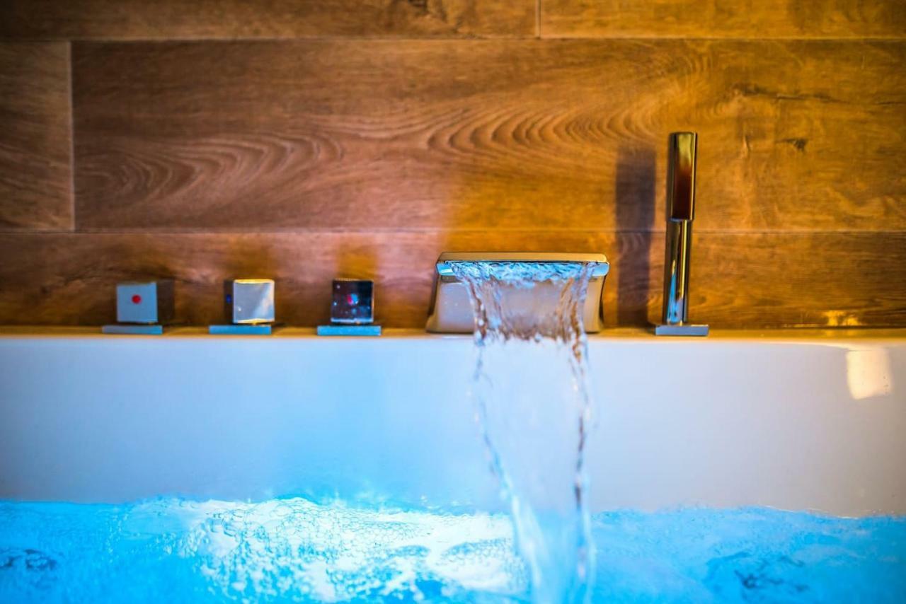 דירות אתונה Noho Boutique , Premium Living Dikeou 8 מראה חיצוני תמונה